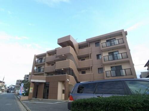 プラムハイツ３ 4階建