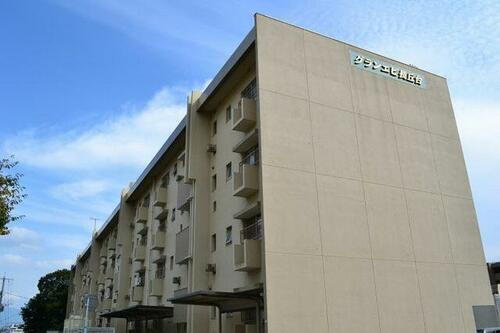 グランエピ長丘台 4階建