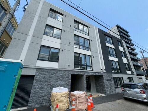 北海道札幌市中央区南十七条西９丁目 4階建 