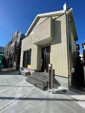 ファミリエ北摂Ａ棟 2階建