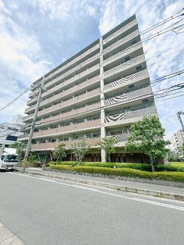 シャンピアコート茨木 9階建