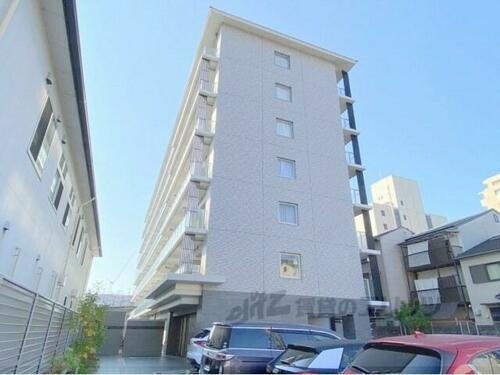 京都府京都市下京区梅小路高畑町 7階建