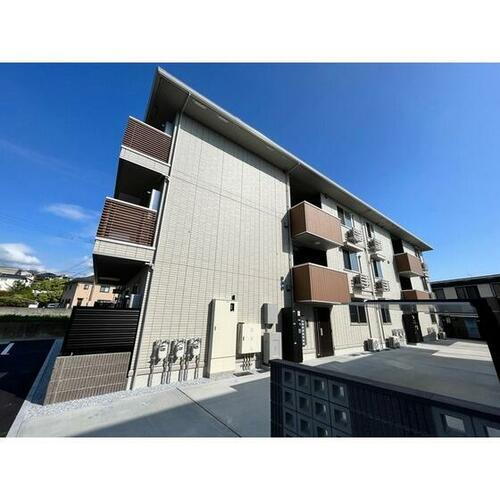 福岡県福岡市東区香椎駅東４丁目 築3年9ヶ月 3階建