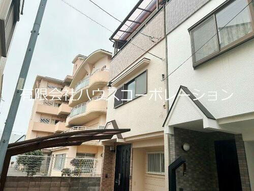 兵庫県尼崎市久々知３丁目 築29年11ヶ月 3階建