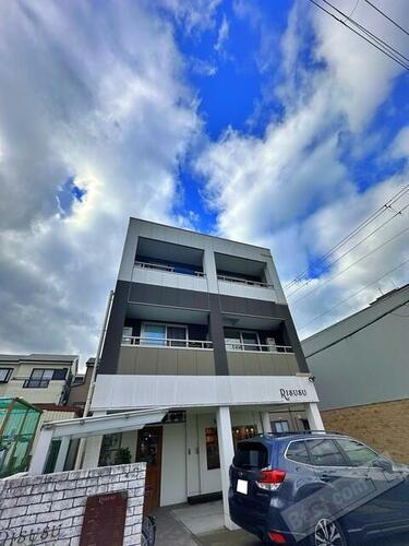 大阪府泉大津市二田町１丁目 築11年4ヶ月 3階建