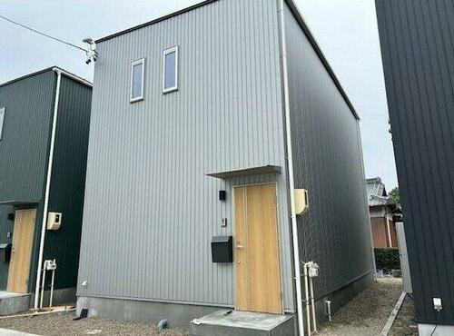 愛知県みよし市園原１丁目 2階建 