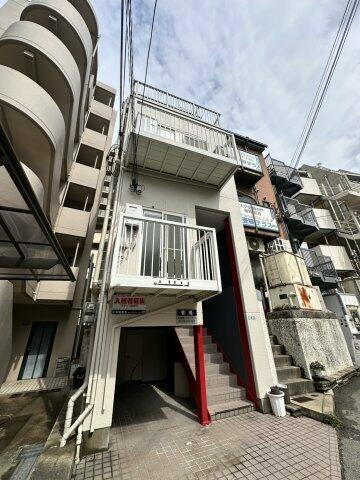 ファミール壱番館 4階建