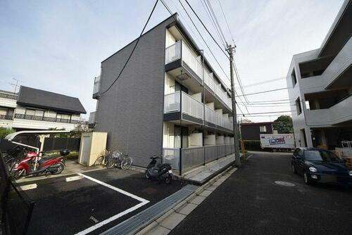レオパレスクレードル 3階建