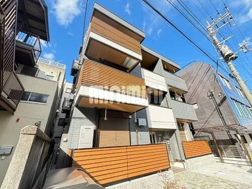 Ｄ－ＲＯＯＭ中町 3階建