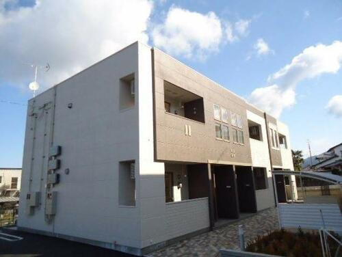 愛媛県新居浜市中村４丁目 賃貸アパート