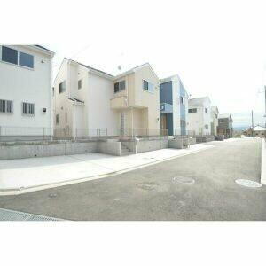 東京都福生市大字熊川 築7年9ヶ月 2階建