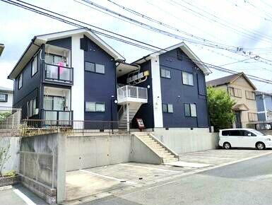 メゾンドリベール 2階建