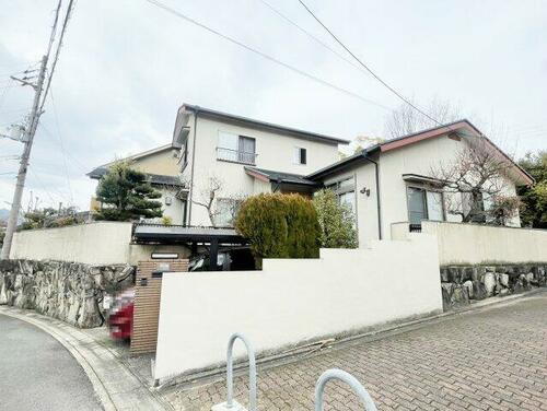 御陵峰ヶ堂町１丁目戸建 2階建