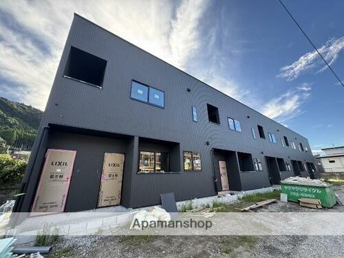 鹿児島県霧島市隼人町姫城  2階建