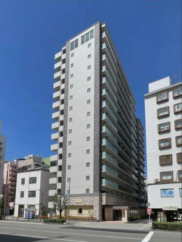 プレジオ難波 15階建