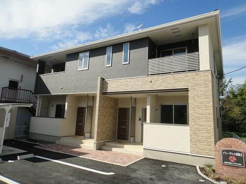 愛媛県新居浜市国領１丁目 賃貸アパート