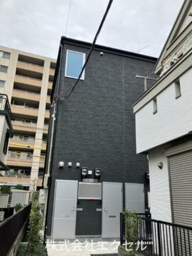 東京都国分寺市本多２丁目 築1年9ヶ月 3階建