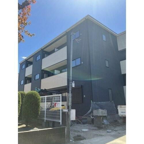 東京都八王子市打越町  3階建