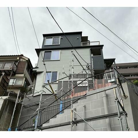 神奈川県横浜市保土ケ谷区月見台 2階建