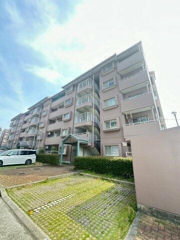 兵庫県明石市貴崎３丁目 5階建