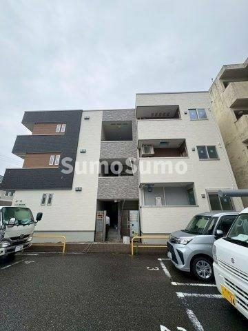 兵庫県神戸市兵庫区浜中町２丁目 3階建 