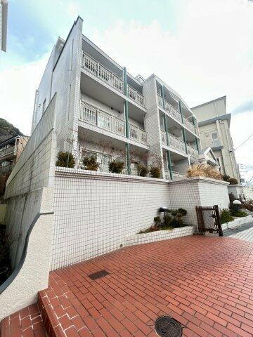兵庫県神戸市中央区北野町４丁目 4階建