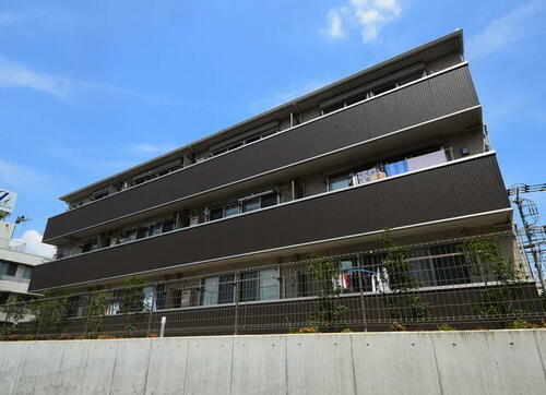 東京都多摩市貝取 3階建 築9年1ヶ月