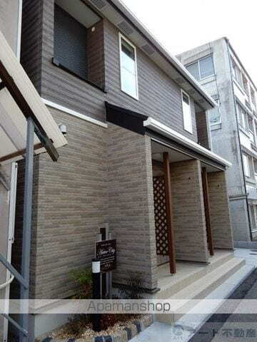 愛媛県松山市宮西３丁目 築8年11ヶ月 2階建