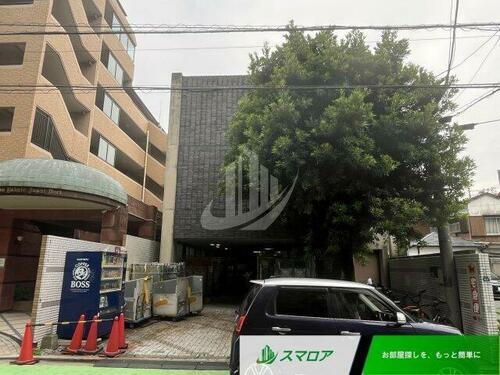 福岡県福岡市中央区薬院４丁目 3階建