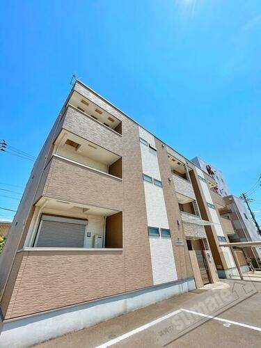 和歌山県和歌山市西高松１丁目 築9年9ヶ月 3階建