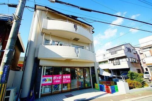 大阪府茨木市下穂積３丁目 築39年1ヶ月 3階建