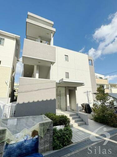 大阪府大阪市淀川区三津屋南１丁目 3階建