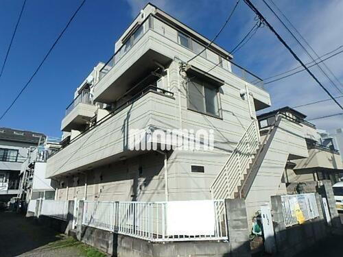 シュロスハイム 3階建