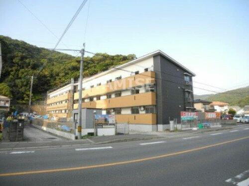 サクラコート大浜 3階建