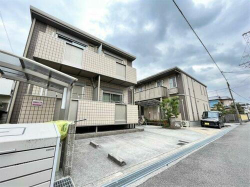 大阪府羽曳野市白鳥３丁目 2階建