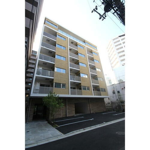 ラリュール 8階建