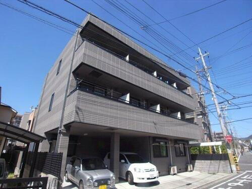 ドゥジェーム夙川 3階建
