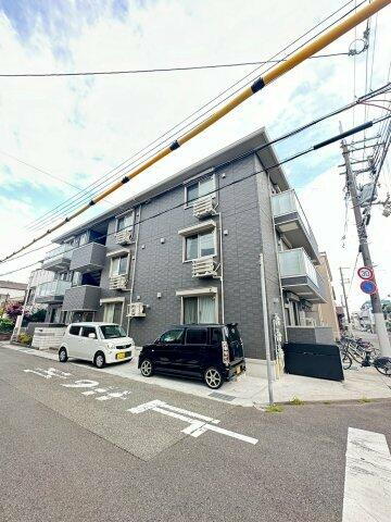兵庫県明石市日富美町 3階建