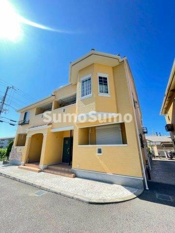 兵庫県明石市荷山町 2階建