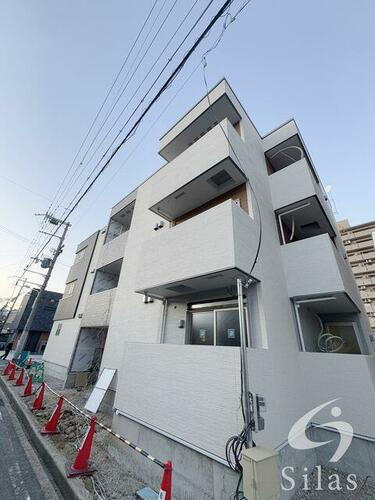 大阪府大東市諸福５丁目 築1年未満 3階建