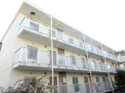 神奈川県藤沢市石川４丁目 3階建 築33年10ヶ月