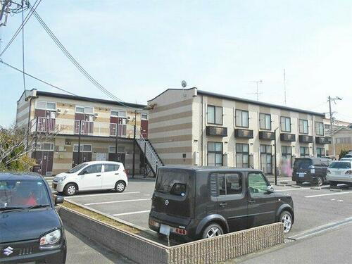 レオパレスアシャラーデ　タナカ 2階建