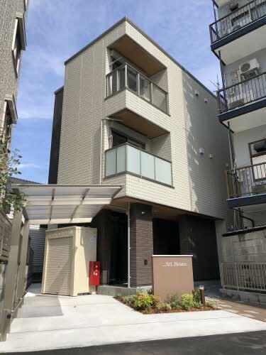 広島県大竹市新町１丁目 築2年7ヶ月 3階建