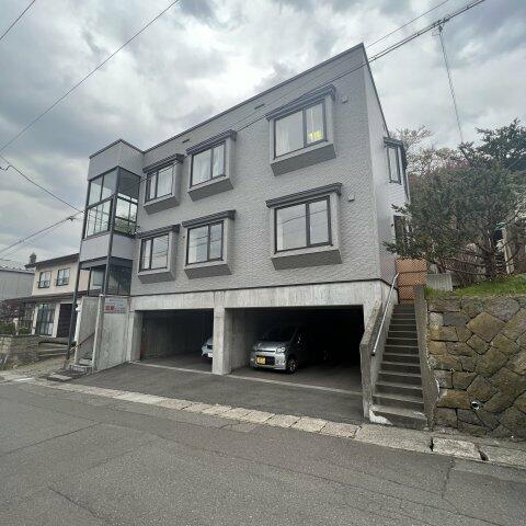 北海道室蘭市母恋北町１丁目 賃貸アパート