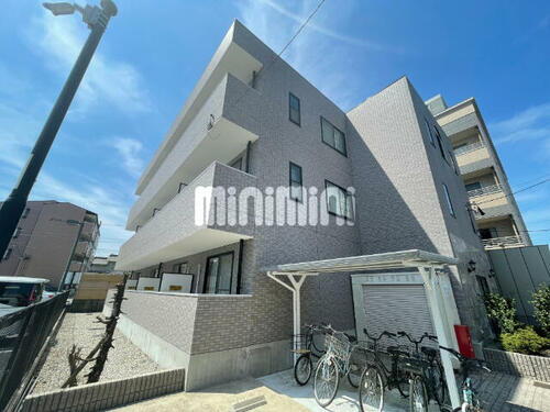 アムールＭＩＮＥＲＶＡ 3階建