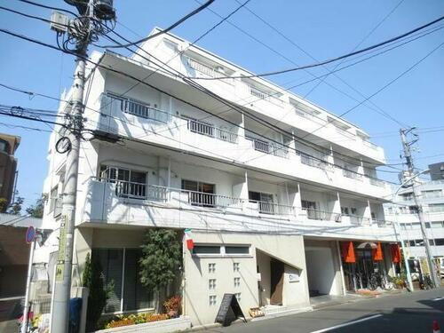 東京都渋谷区松濤１丁目 4階建
