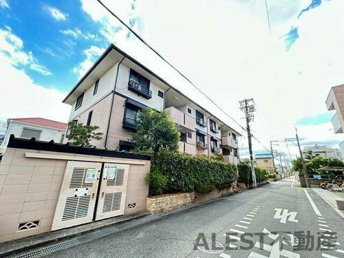 大阪府泉大津市東雲町 築29年9ヶ月 3階建