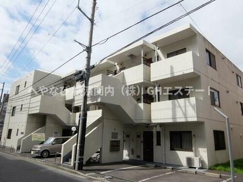 神奈川県横浜市港南区丸山台１丁目 3階建