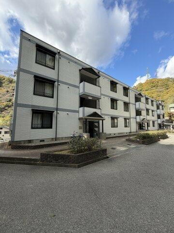 兵庫県神戸市兵庫区平野町天王谷東服山 賃貸アパート