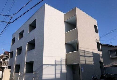 兵庫県明石市別所町 築7年11ヶ月 3階建